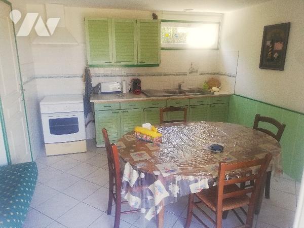 Dans lieu calme et atypique proche de l'océan, jolie maison de plain-pied avec jardin clos.