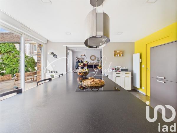 Maison à vendre 14 pièces 527 m² Saint-Sérotin