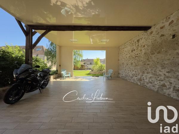 Maison à vendre 14 pièces 527 m² Saint-Sérotin