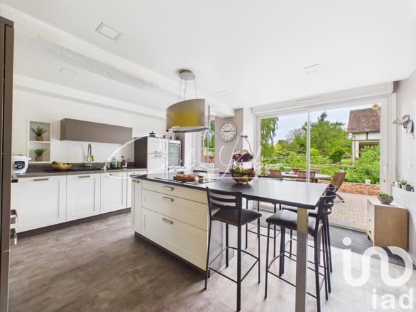 Maison à vendre 14 pièces 527 m² Saint-Sérotin