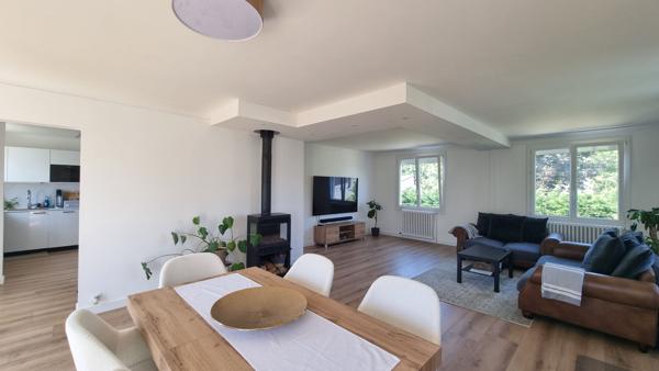 Maison Sautron de 130 m² avec sous sol et jardin- HYPER BOURG CENS