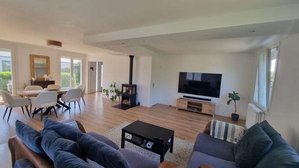 Maison Sautron de 130 m² avec sous sol et jardin- HYPER BOURG CENS