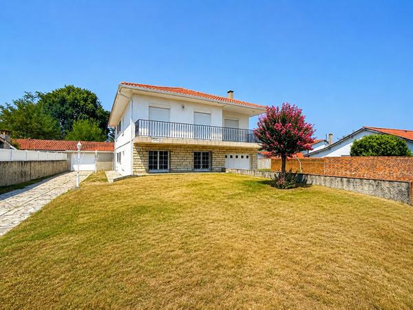 Maison Villenave D Ornon 8 pièce(s) 217 m2