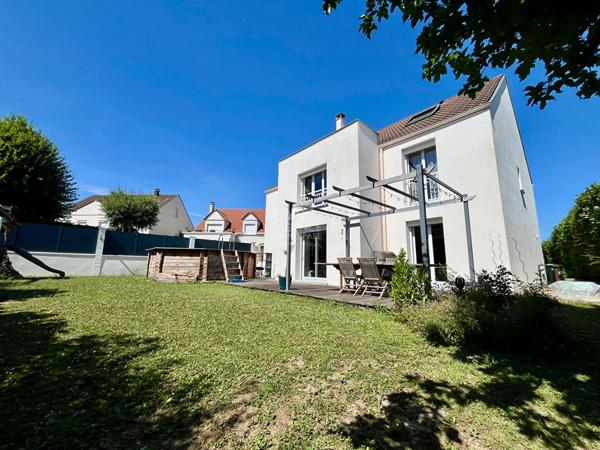 Maison Courdimanche 9 pièce(s) 231 m2 599 000 € **  - Référence  2324