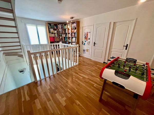 Maison Courdimanche 9 pièce(s) 231 m2 599 000 € **  - Référence  2324
