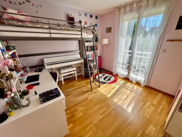 Maison Courdimanche 9 pièce(s) 231 m2 599 000 € **  - Référence  2324