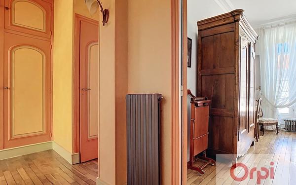 Maison à vendre    6 pièces • 188 m2 Issy-les-Moulineaux