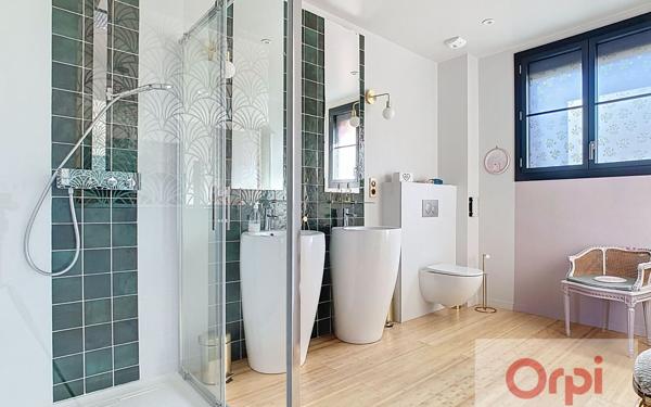 Maison à vendre    6 pièces • 188 m2 Issy-les-Moulineaux