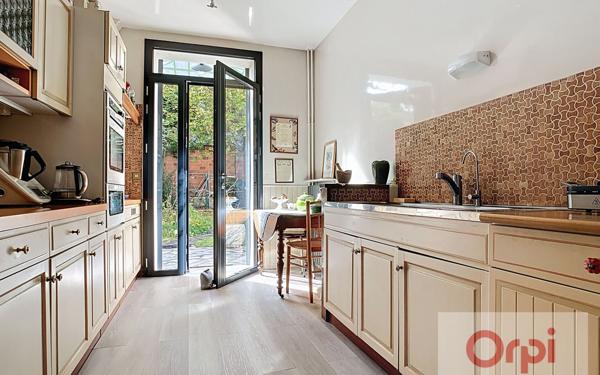 Maison à vendre    6 pièces • 188 m2 Issy-les-Moulineaux