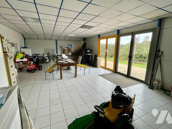 Maison et Hangar professionnel à Vendre à Ploumilliau (22300) en Côtes-d'Armor (22).
l'idéale ...