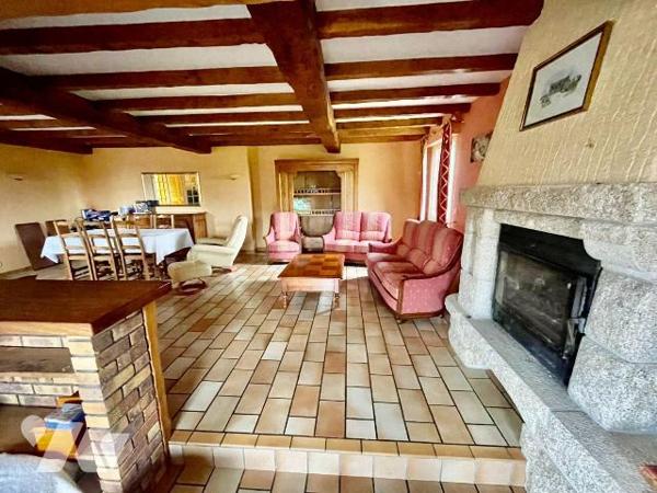 Maison à Vendre à Ploumilliau (22300) en Côtes-d'Armor (22)

Cette maison présente une surfac...