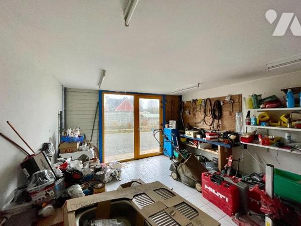 Maison et Hangar professionnel à Vendre à Ploumilliau (22300) en Côtes-d'Armor (22).
l'idéale ...