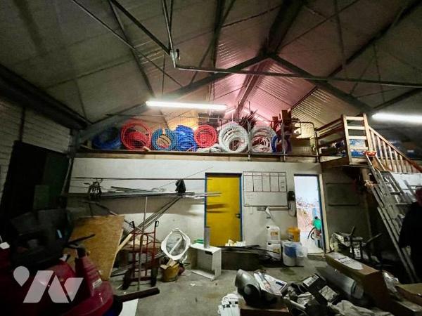 Maison et Hangar professionnel à Vendre à Ploumilliau (22300) en Côtes-d'Armor (22).
l'idéale ...