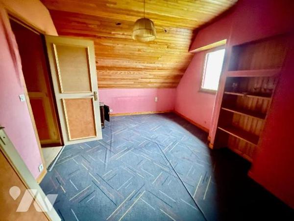 Maison à Vendre à Ploumilliau (22300) en Côtes-d'Armor (22)

Cette maison présente une surfac...