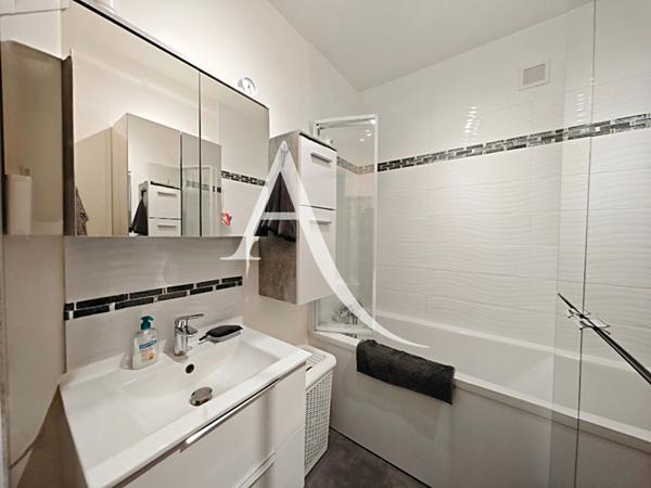 Appartement Bois D Arcy 4 pièces 81m2, 2 caves, 2 parkings