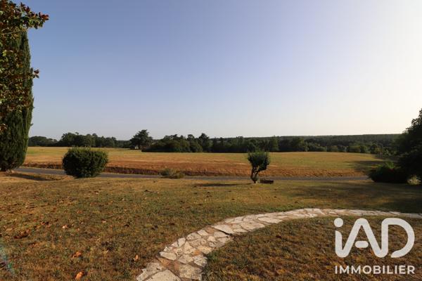 Maison à vendre 8 pièces 155 m² Montguyon