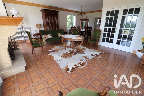 Maison à vendre 8 pièces 155 m² Montguyon