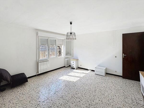 Maison de village avec terrasses