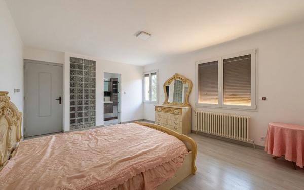 Maison à vendre    6 pièces •  Saint-Amour