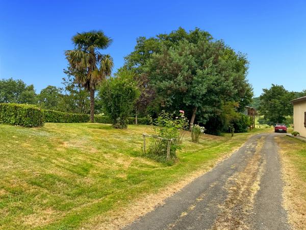 Propriete à vendre - 252 m2 - 44 hectares avec lac - BASSOUES (32)