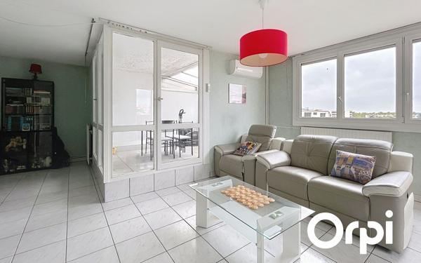 Appartement à vendre    3 pièces • 75,08 m2 Décines-Charpieu