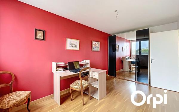 Appartement à vendre    3 pièces • 75,08 m2 Décines-Charpieu