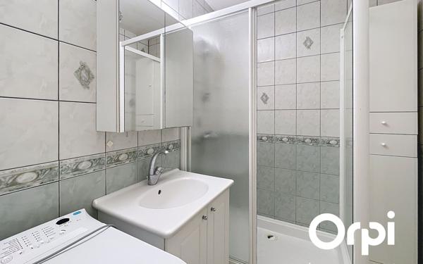 Appartement à vendre    3 pièces • 75,08 m2 Décines-Charpieu