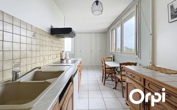 Appartement à vendre    3 pièces • 75,08 m2 Décines-Charpieu