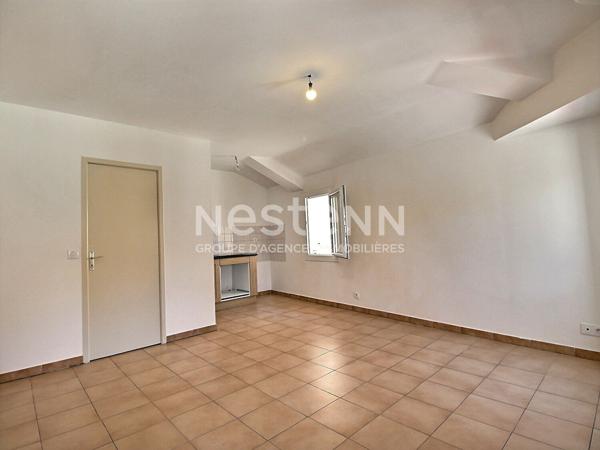 Appartement  T2 41.01 m2 avec cellier, coeur de Roquemaure au calme absolu