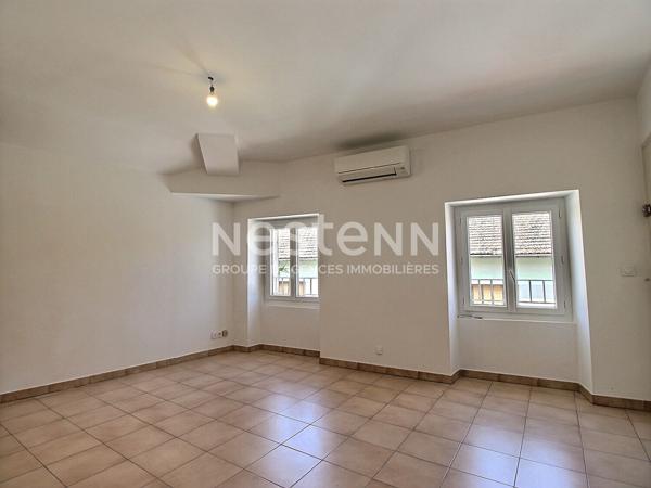 Appartement  T2 41.01 m2 avec cellier, coeur de Roquemaure au calme absolu