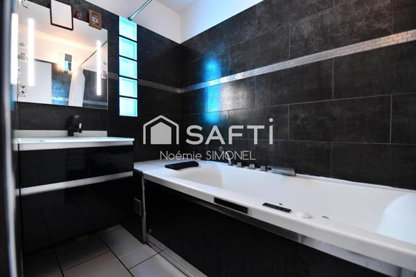 Grand appartement de trois pièces ! Ravalement réalisé récemment!