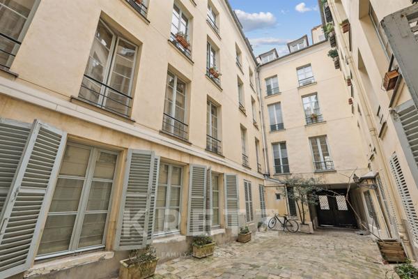 À deux pas de l'église  Saint-Sulpice et du Jardin du Luxembourg