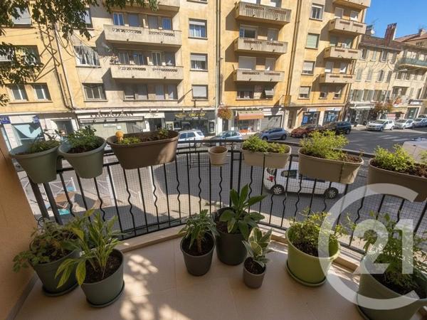 Appartement F1 à vendre  1 pièce - 37 m 2   TOULON  - 83