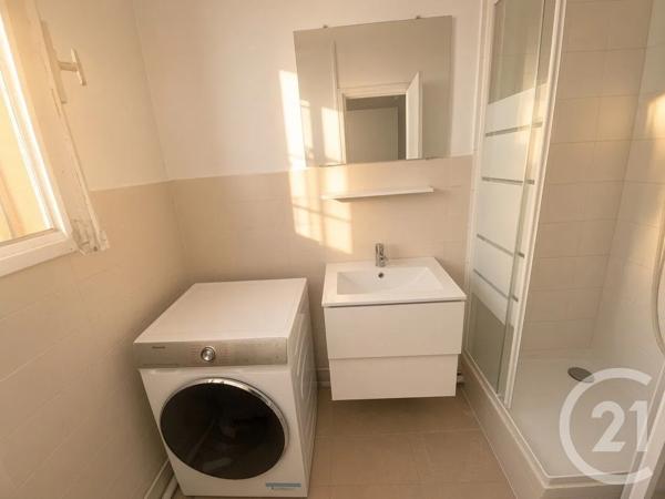 Appartement F1 à vendre  1 pièce - 37 m 2   TOULON  - 83