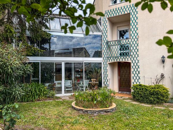 A VENDRE Maison familiale à Angers proche écoles et commodités - 170m² avec 3 chambres, garage et cave