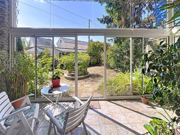 A VENDRE Maison familiale à Angers proche écoles et commodités - 170m² avec 3 chambres, garage et cave
