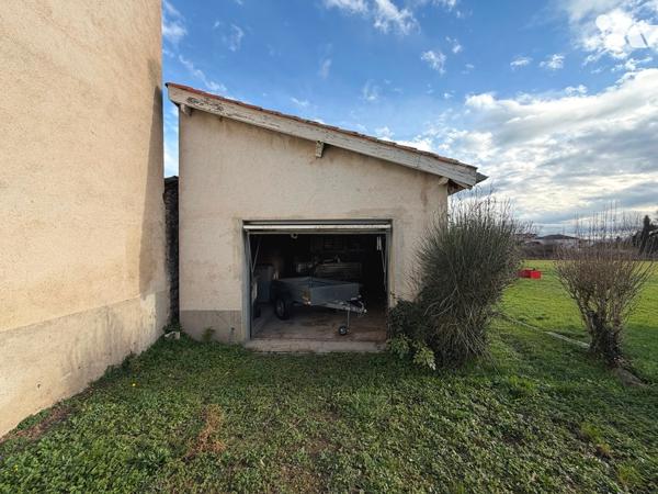 Maison d'habitation 115 m² avec terrain et garage.
PRIX : 150 000 €. 
Mr Grandpierre 07 86 12 52 67