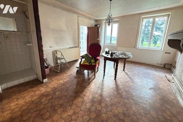 Maison d'habitation 115 m² avec terrain et garage.
PRIX : 150 000 €. 
Mr Grandpierre 07 86 12 52 67