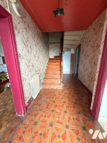 Maison d'habitation 115 m² avec terrain et garage.
PRIX : 150 000 €. 
Mr Grandpierre 07 86 12 52 67