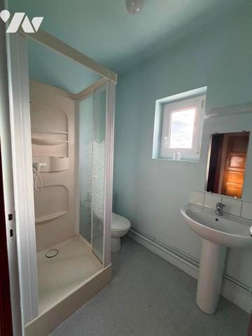 Maison d'habitation 115 m² avec terrain et garage.
PRIX : 150 000 €. 
Mr Grandpierre 07 86 12 52 67