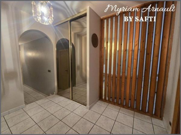 Maison Contemporaine 4 chambres garage piscine