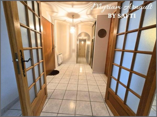 Maison Contemporaine 4 chambres garage piscine