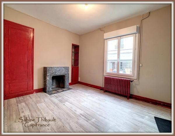 Dpt Sarthe (72), à vendre LE LUDE immeuble de rapport 9 pièces