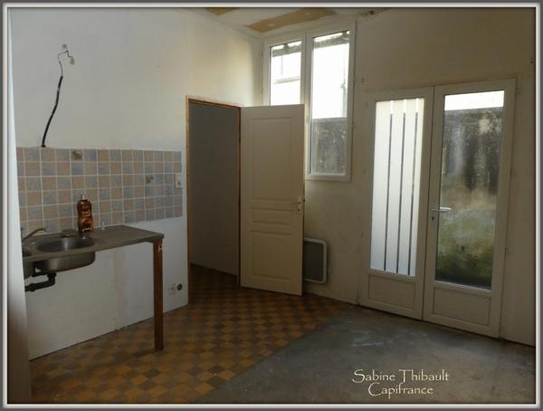 Dpt Sarthe (72), à vendre LE LUDE immeuble de rapport 9 pièces