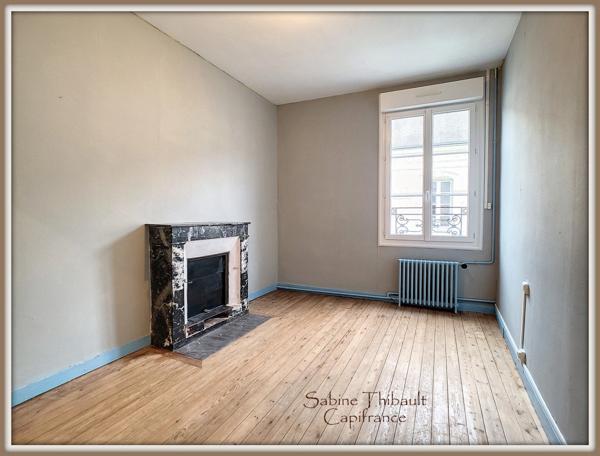 Dpt Sarthe (72), à vendre LE LUDE immeuble de rapport 9 pièces