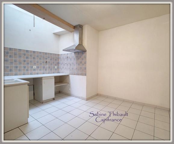 Dpt Sarthe (72), à vendre LE LUDE immeuble de rapport 9 pièces