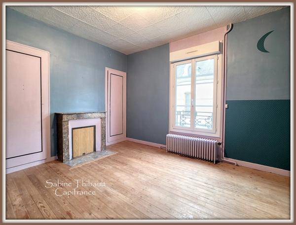 Dpt Sarthe (72), à vendre LE LUDE immeuble de rapport 9 pièces