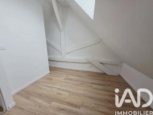 Location appartement 4 pièces 55 m² Villeneuve-sur-Yonne