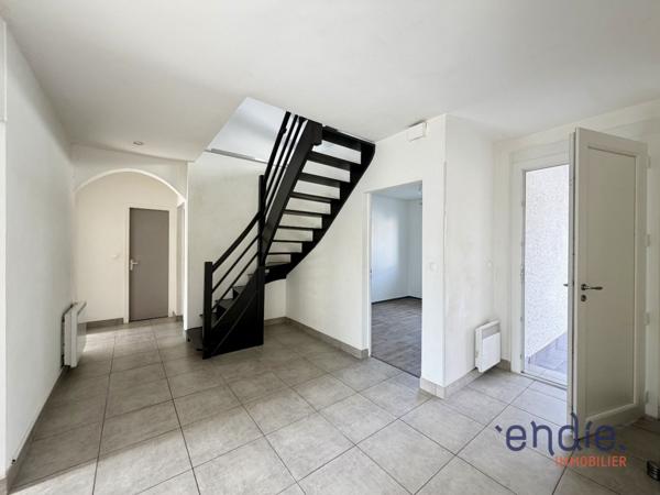 Maison rénovée 103 m2 - Pompignan - Limite Grisolles - Terrain 883 m2 - 3 chambres - Double garage