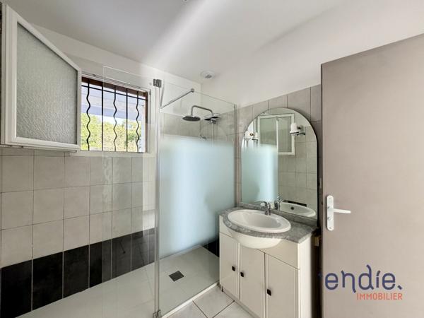 Maison rénovée 103 m2 - Pompignan - Limite Grisolles - Terrain 883 m2 - 3 chambres - Double garage